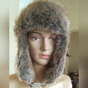 BNWOT WINTER FOREST FUR HAT BY WILD WEAR (THICK FUR) STRAP UNDER CHIN (UNISEX)
